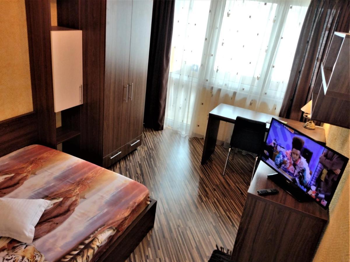 Apartament Maria Bucarest Esterno foto
