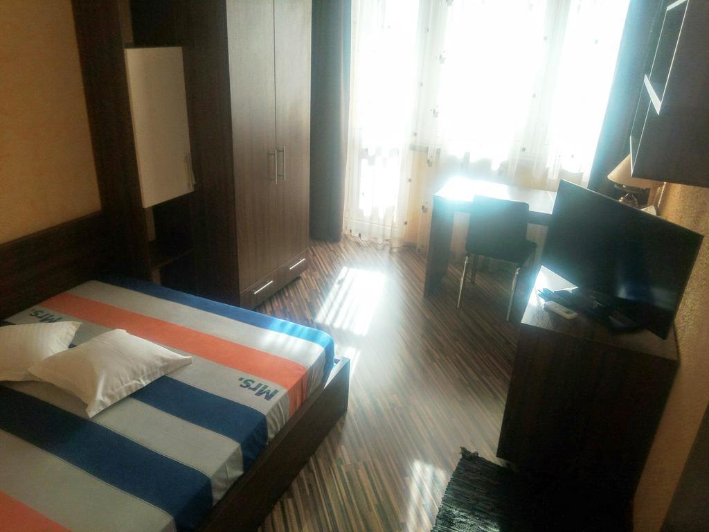 Apartament Maria Bucarest Esterno foto